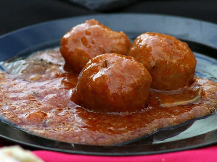 Beef meatball and Basque sauce