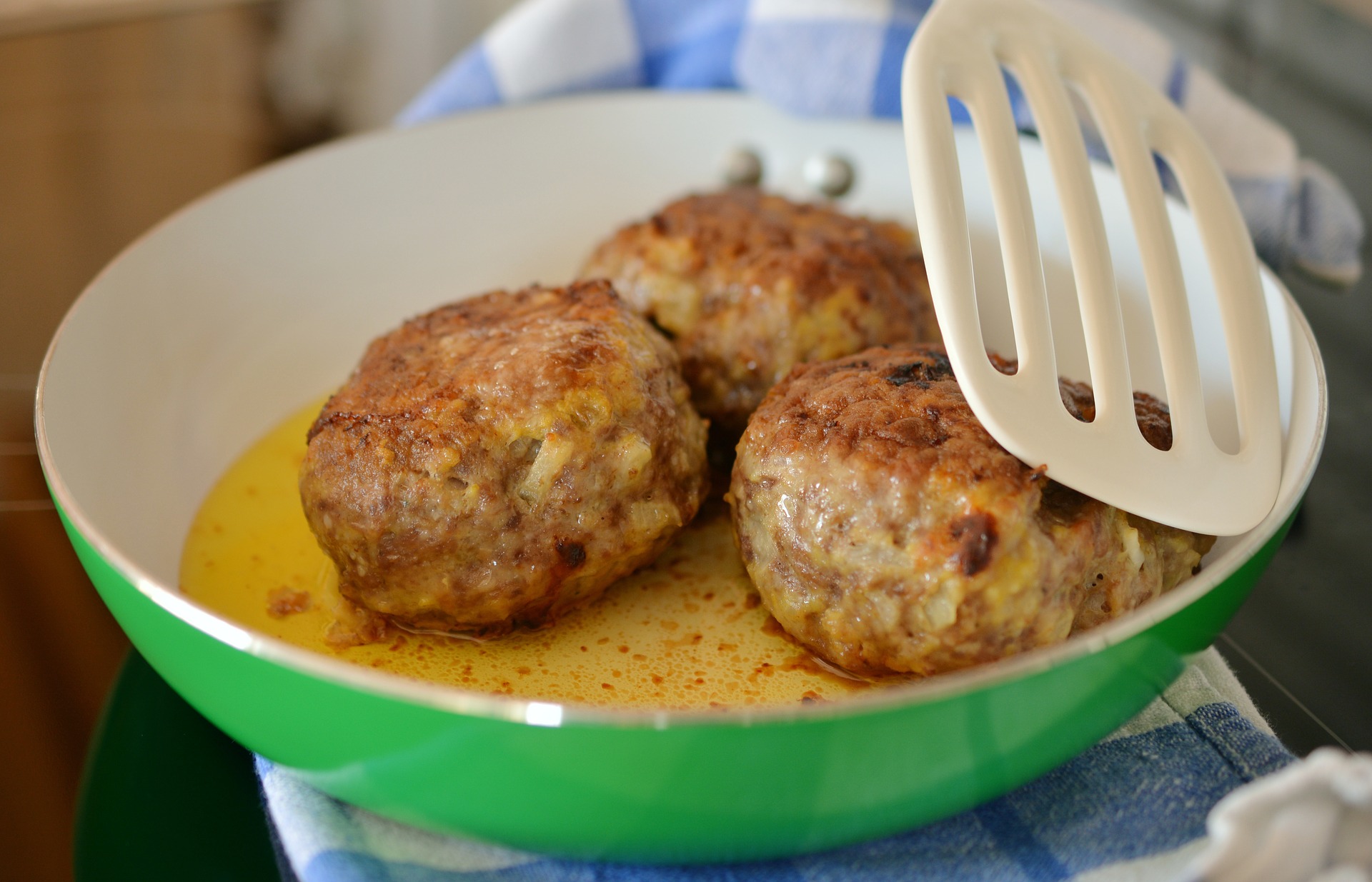 Meatball, cheese and eggplants