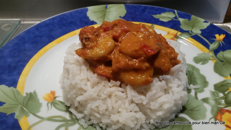 Prawns, curry, coconut milk and tomatoes