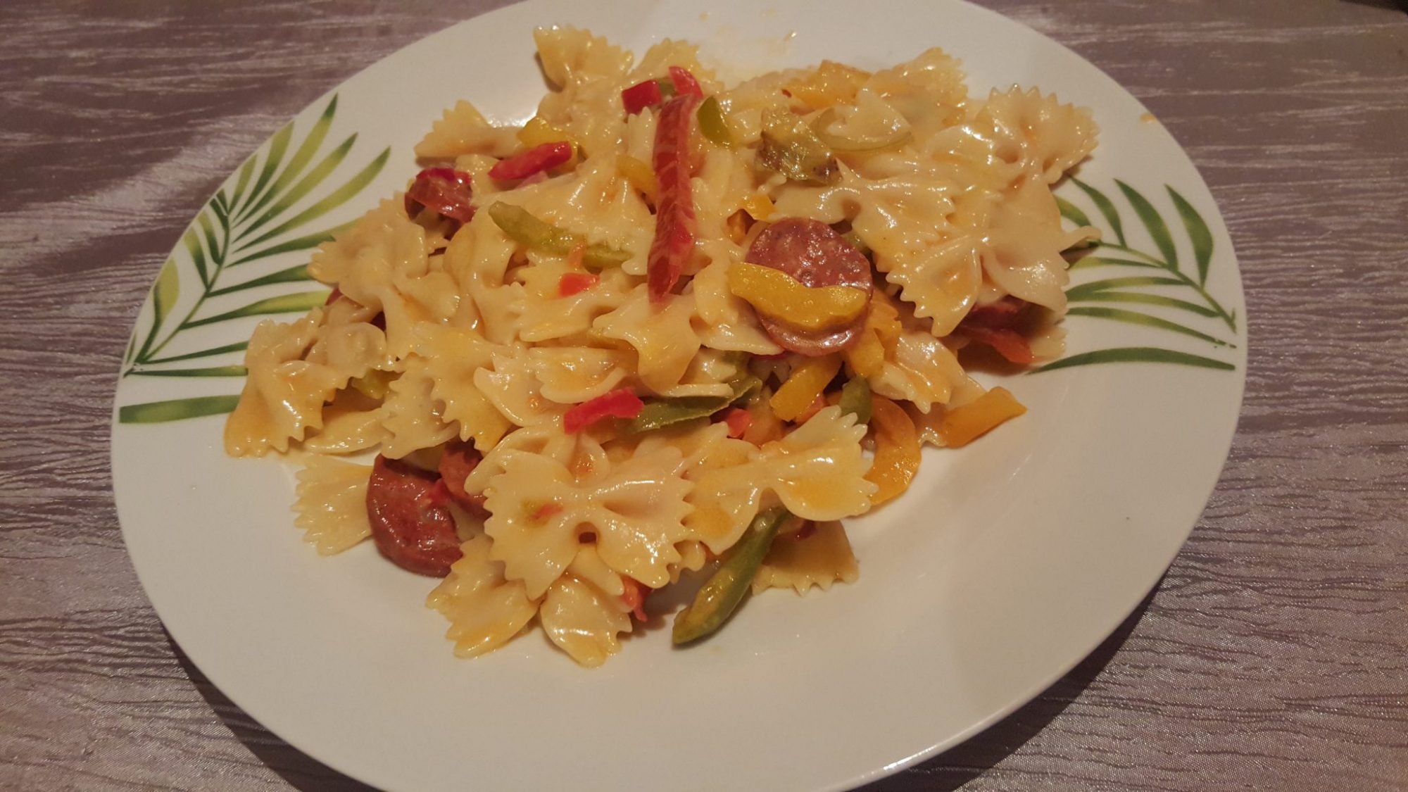 Butterfly pasta, chorizo, pepper and fresh cream