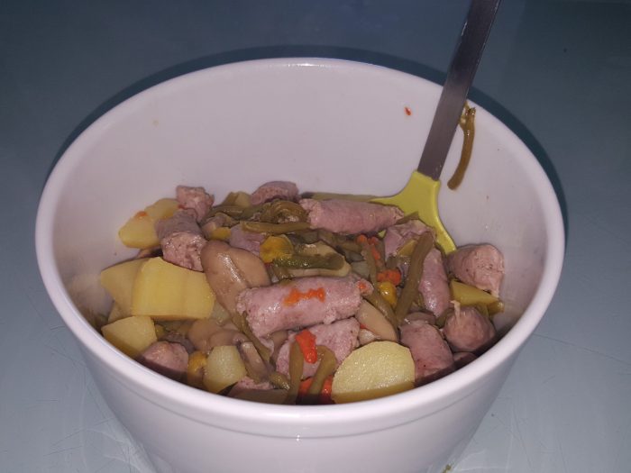 One pot potatoes and chipolatas