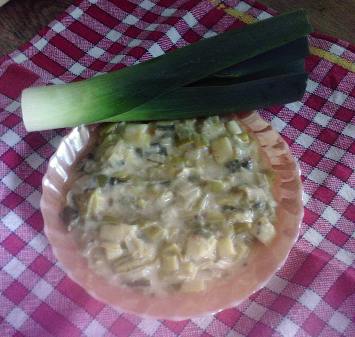 Leek with mustard and cream