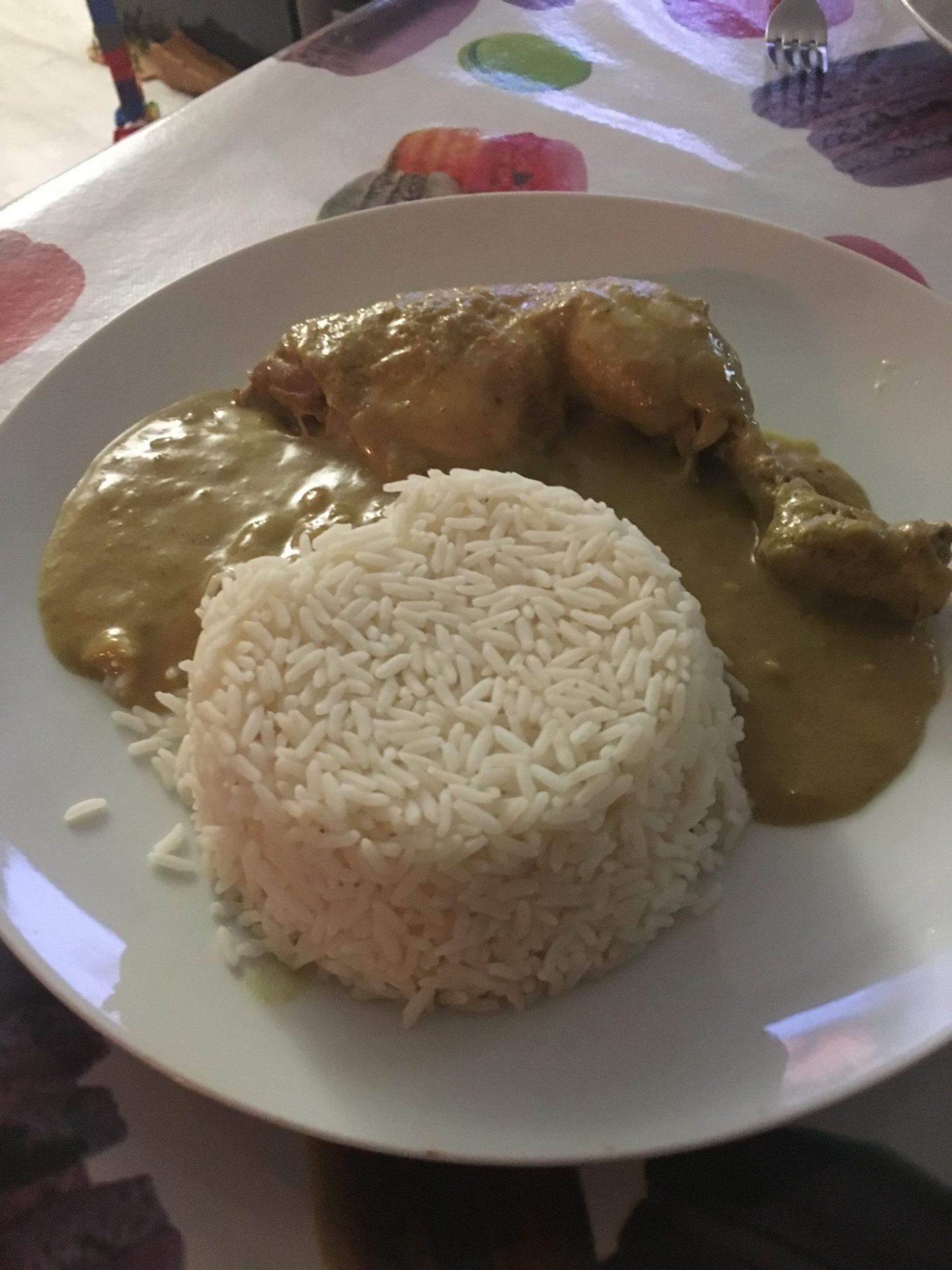 Chicken drumsticks with curry and coconut milk