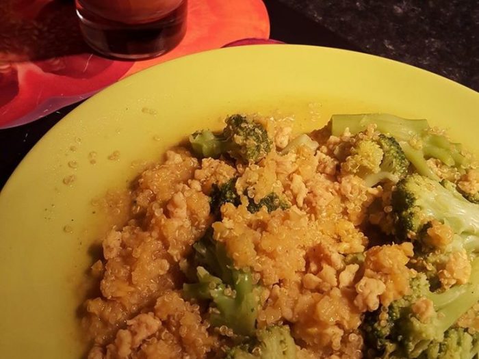 Quinoa with lentils, broccoli and Angelique spices