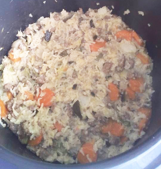 Rice with vegetables and ground meat