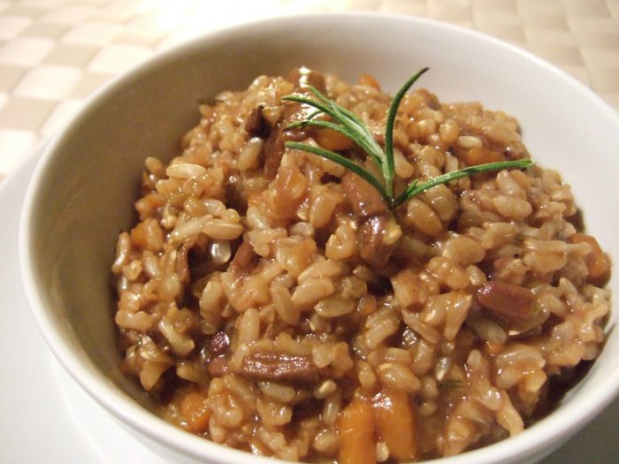 Risotto with mushrooms and white wine