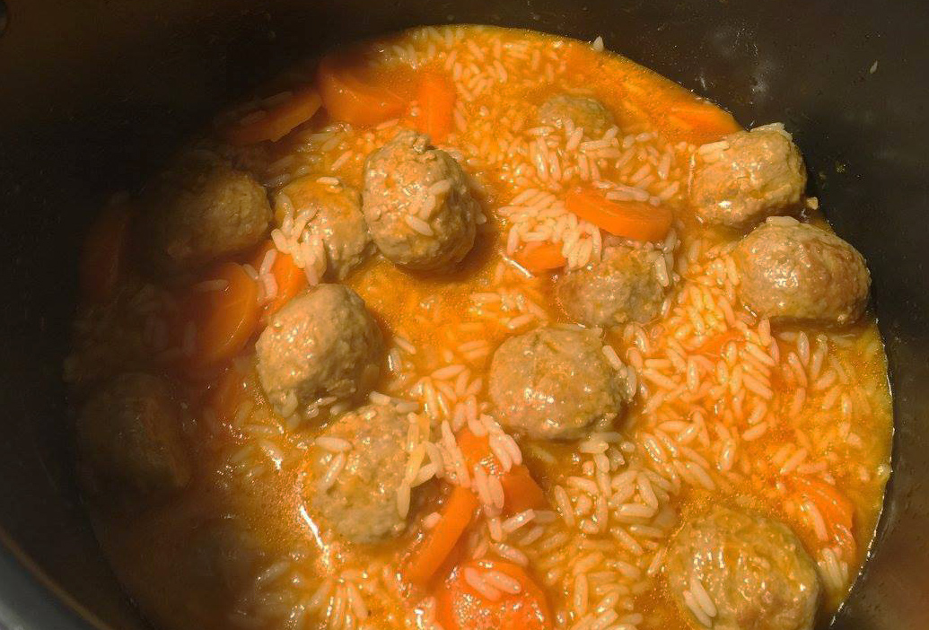 Rice with meatballs