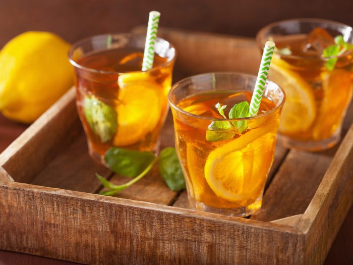 Ice tea with lemon and mint