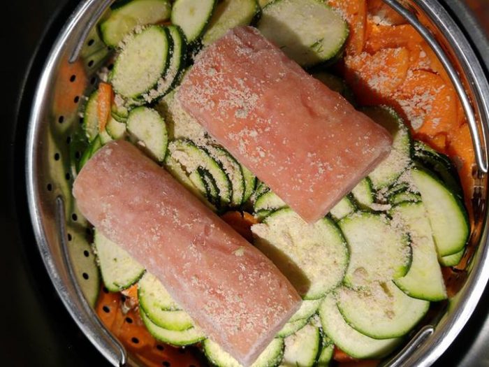 Salmon with carrots, zucchini and rice from Thierry
