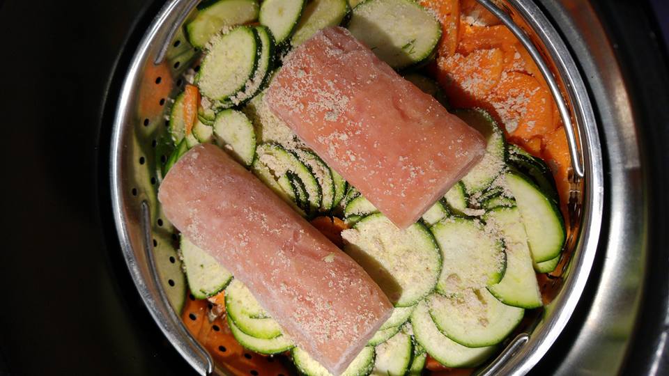 Salmon with carrots, zucchini and rice from Thierry