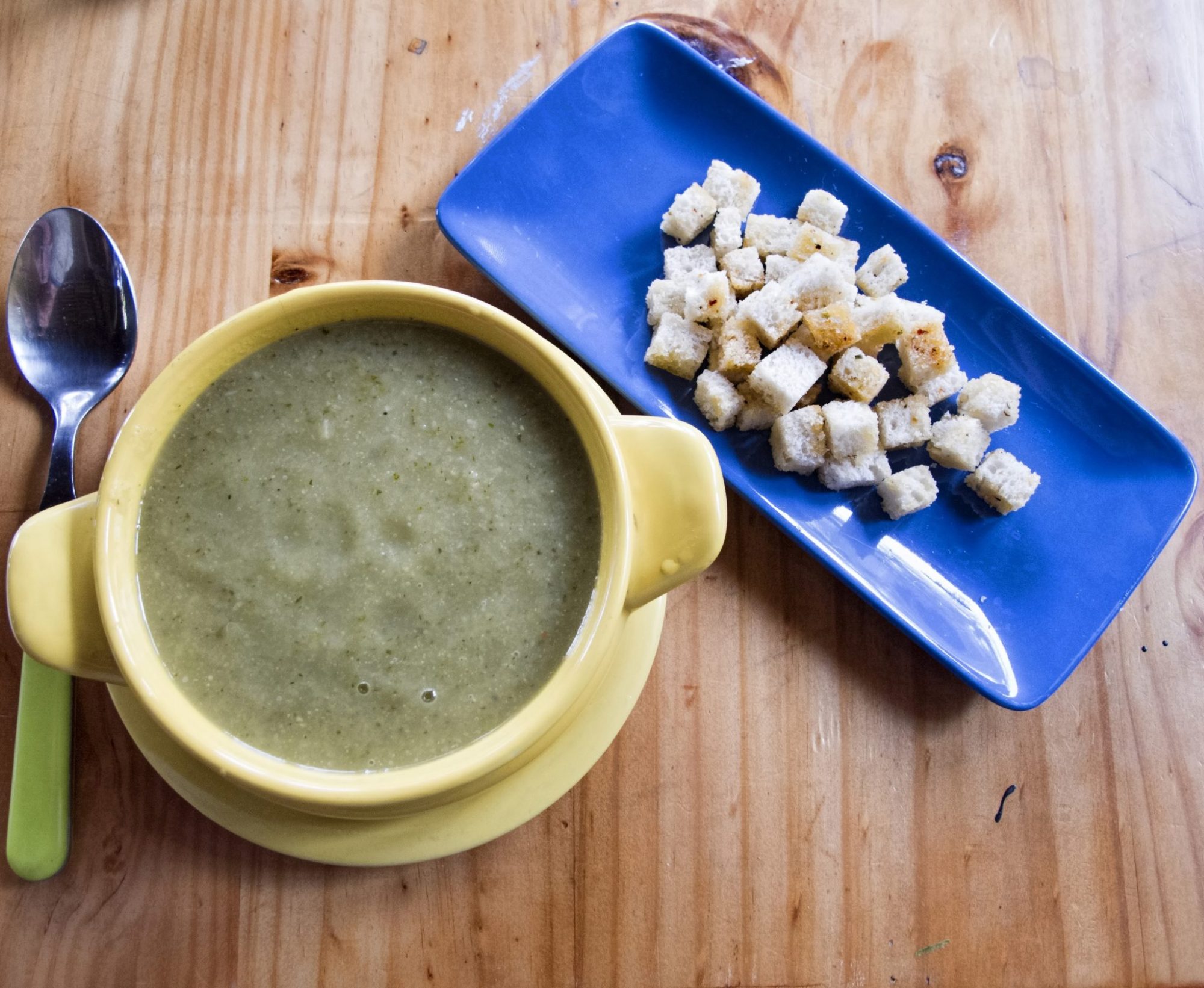 Zucchini soup with soft cheese