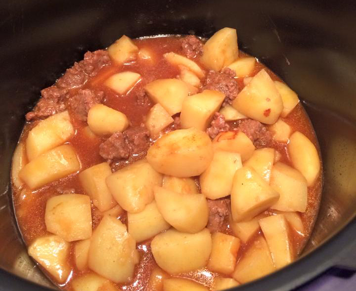 Ground steak with potatoes