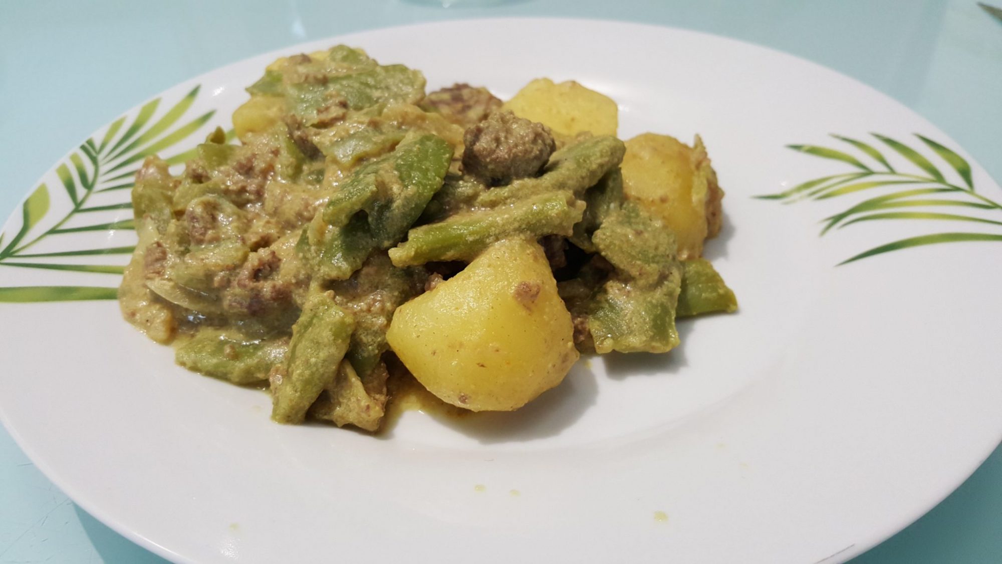 Ground steak with potatoes and green beans